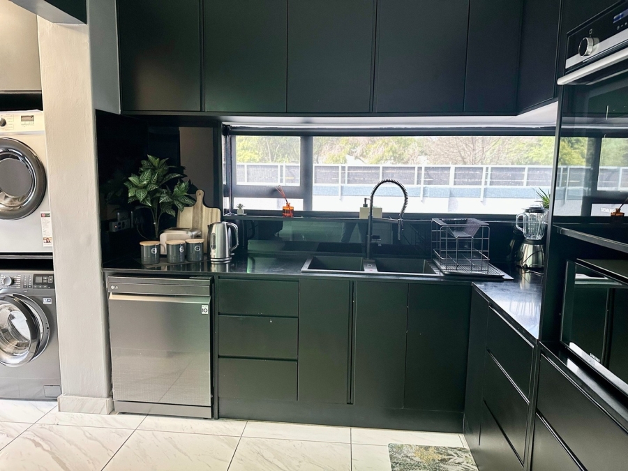 To Let 4 Bedroom Property for Rent in Table View Western Cape
